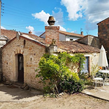Gatekeepers Cottage Tiny House, Taize, Deux-Sevres, Velo Francette 외부 사진