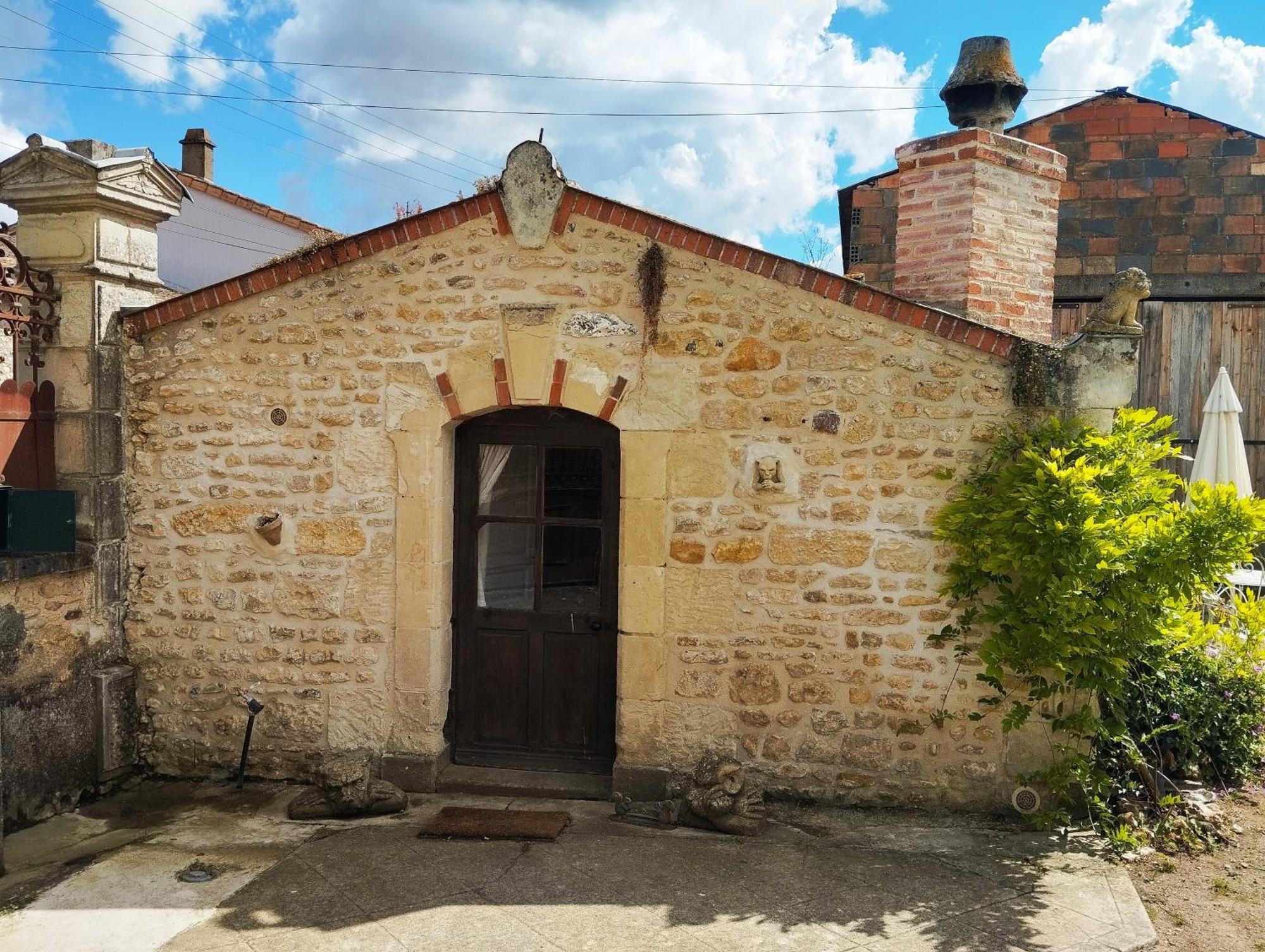 Gatekeepers Cottage Tiny House, Taize, Deux-Sevres, Velo Francette 외부 사진